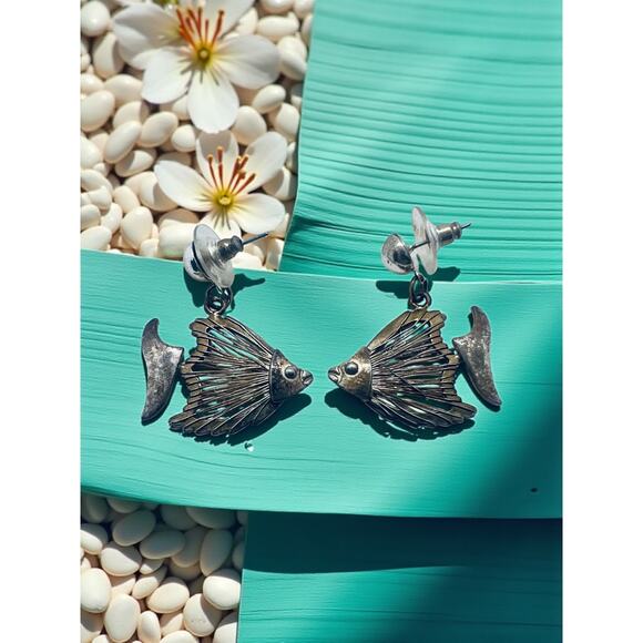 Signed Artisan Fish Pendant & Earrings Set Silver Tone Nautical Boho Jewelry - Picture 4 of 10